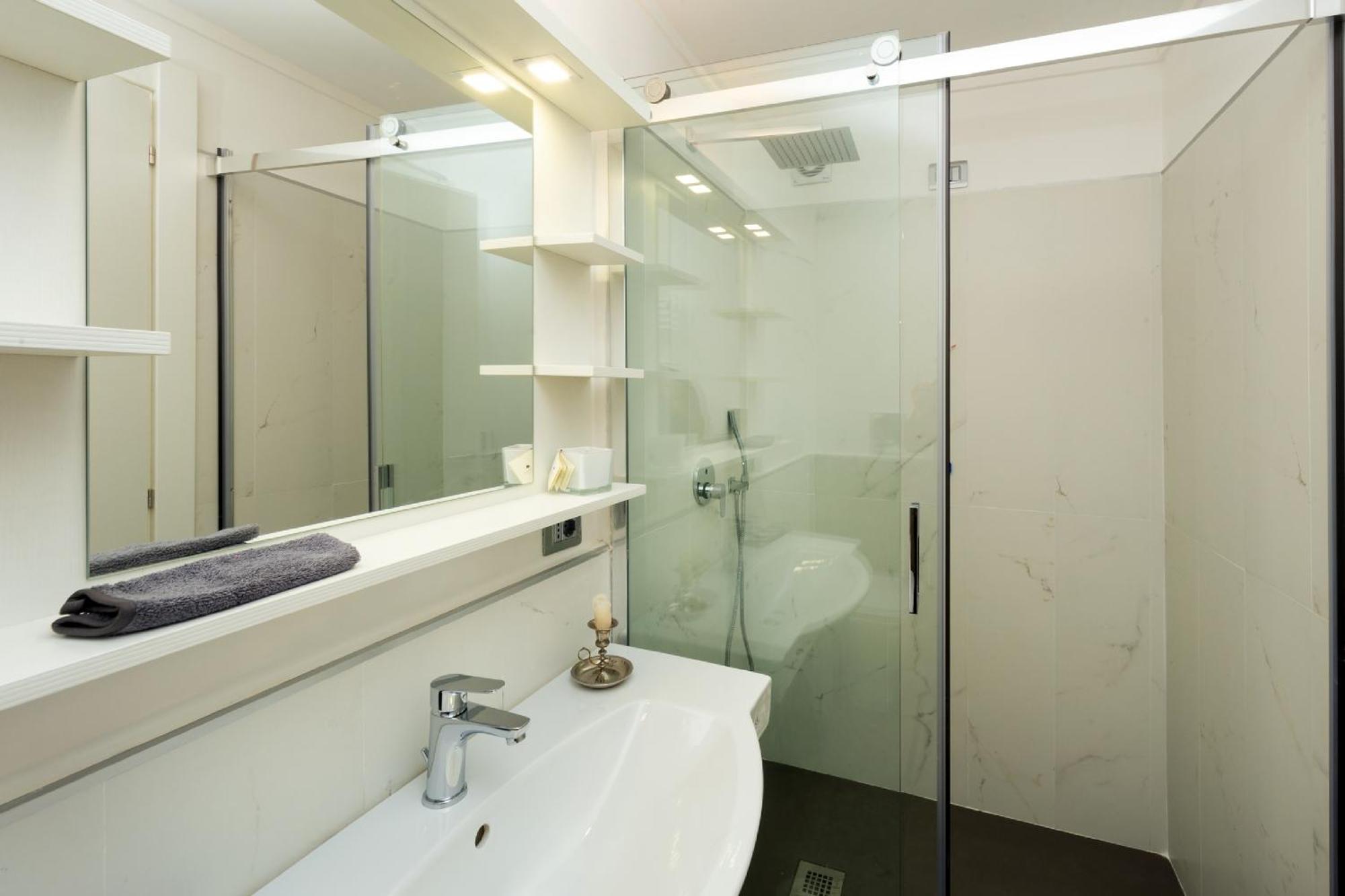 Il Tesoro Smart Suite&SPA Napoli Esterno foto