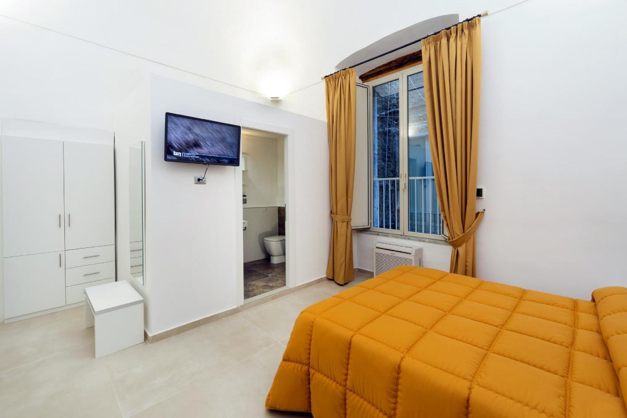 Il Tesoro Smart Suite&SPA Napoli Esterno foto